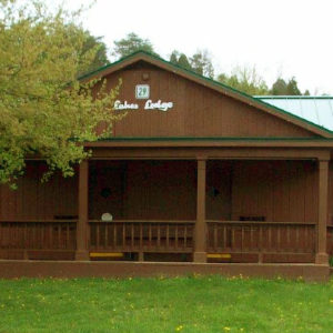 Lakes Lodge